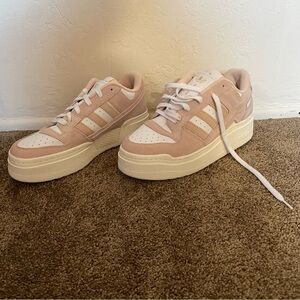 NWT adidas platform forum shoes. Women’s 11.